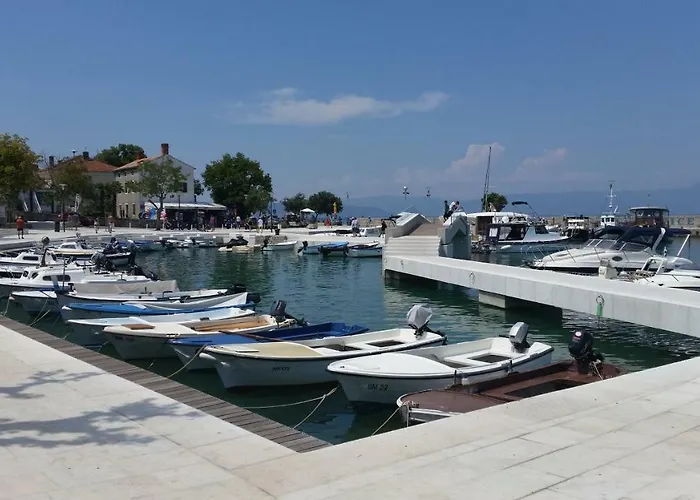 Val Apartman