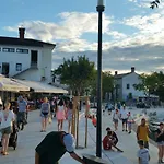 Val * Njivice